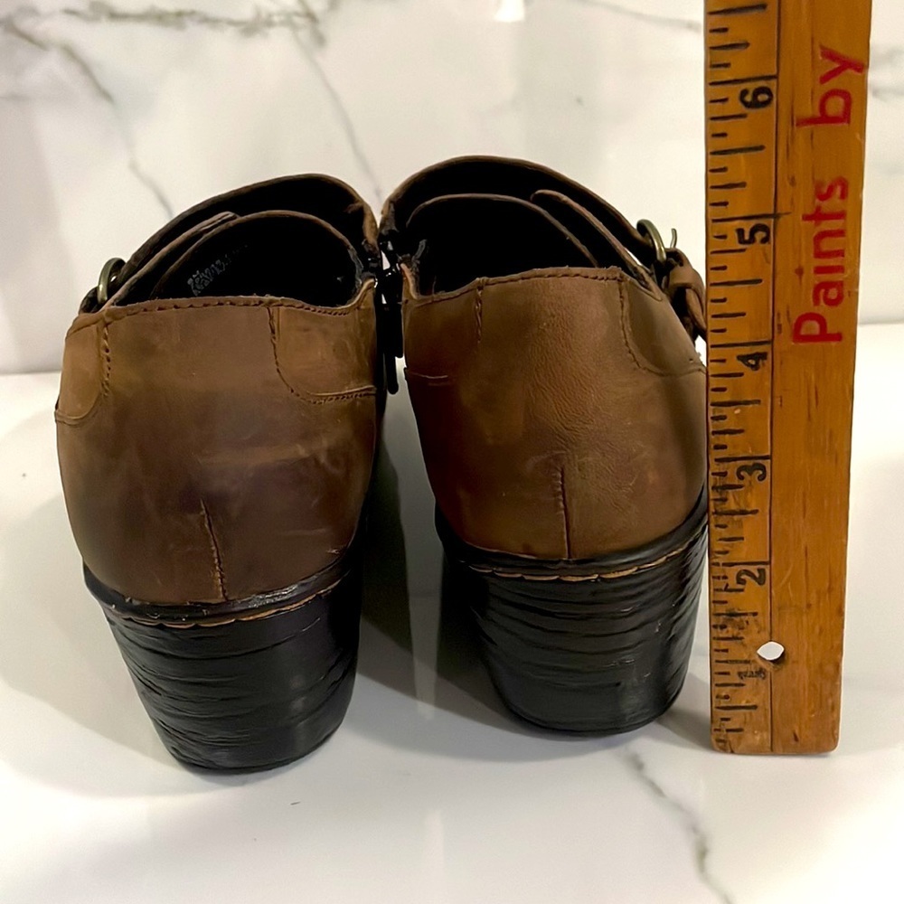 Women's BOC Brown Leather Clog Shoe, Size 8 - Picture 7 of 9
